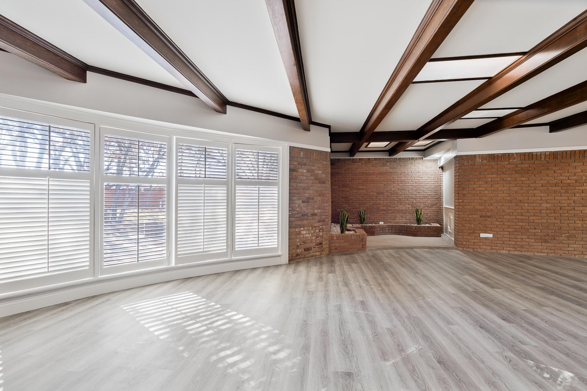 207 Yucca Terrace Plainview, TX 79072 - Photo 20 of 50 a view of an empty room with a window