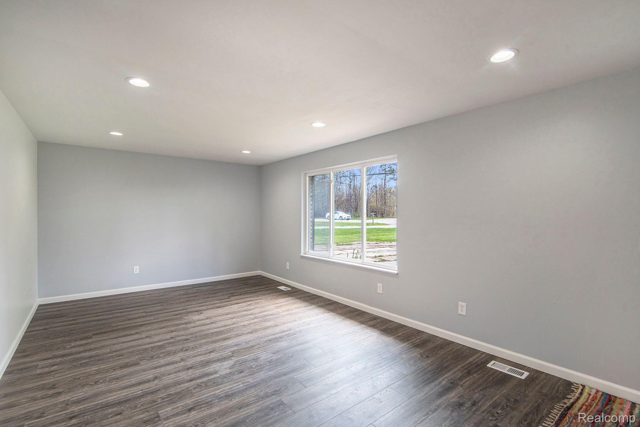 7009 Perry Road Grand Blanc, MI 48439 - Photo 7 of 24 Gallery Image 7