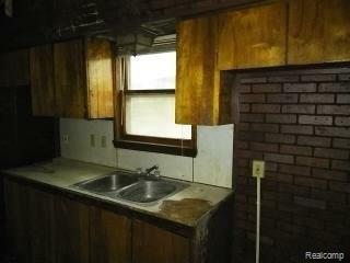 21.5 East Cicotte Street River Rouge, MI 48218 - Photo 4 of 17