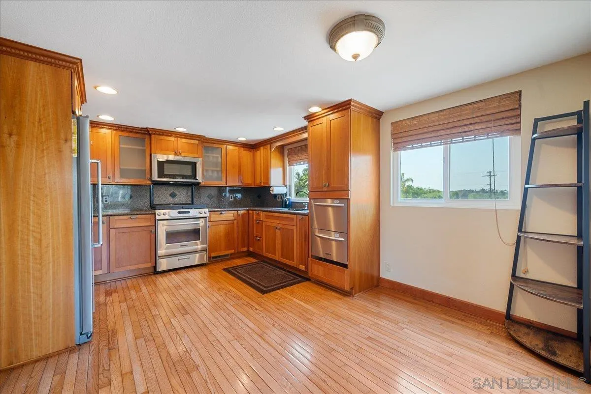 1610 Reche Road Fallbrook, CA 92028 - Photo 9 of 39 Gallery Image 9