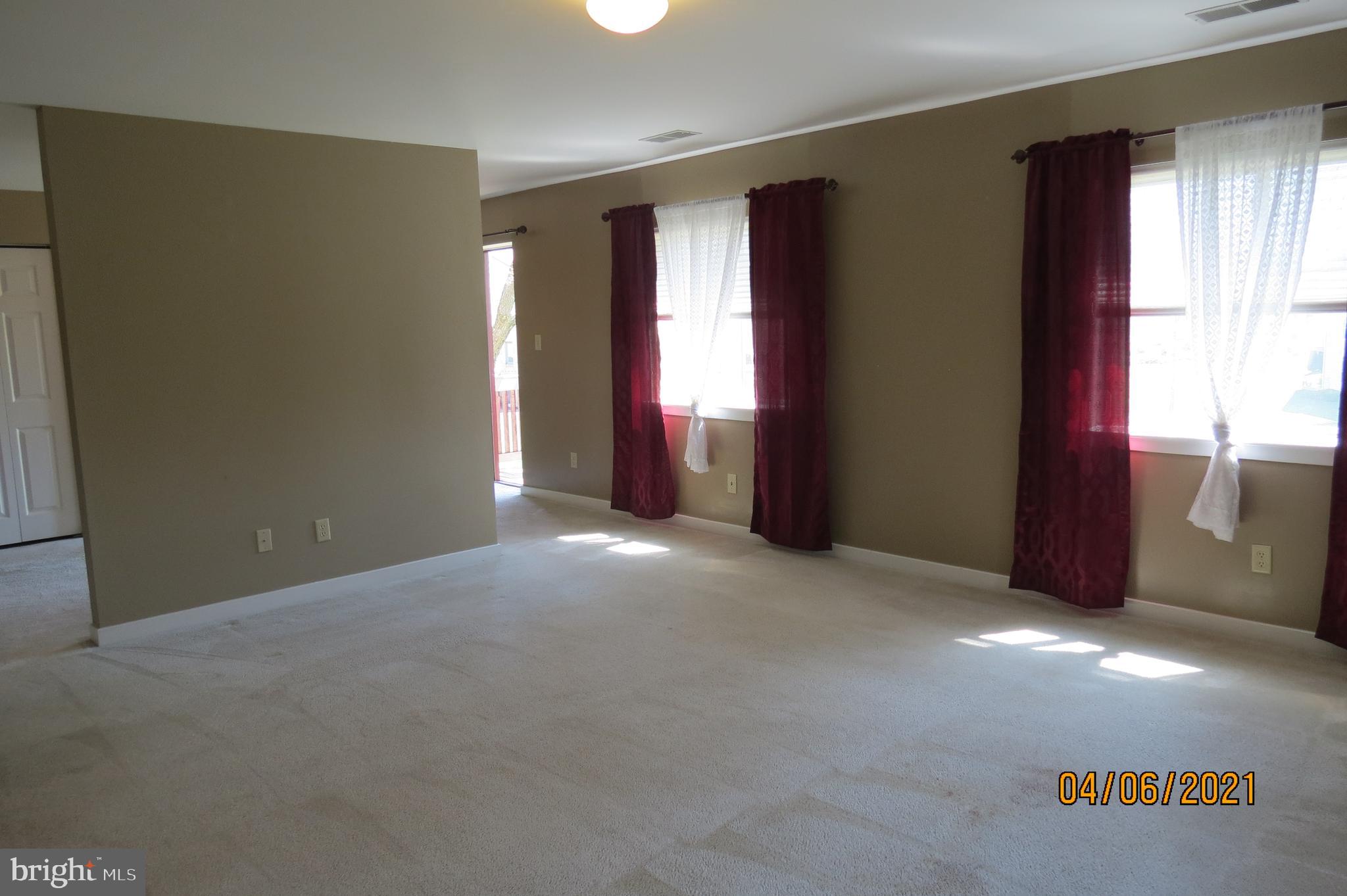 8304 Westview Road Wilmington, DE 19802 - Photo 8 of 19 living room