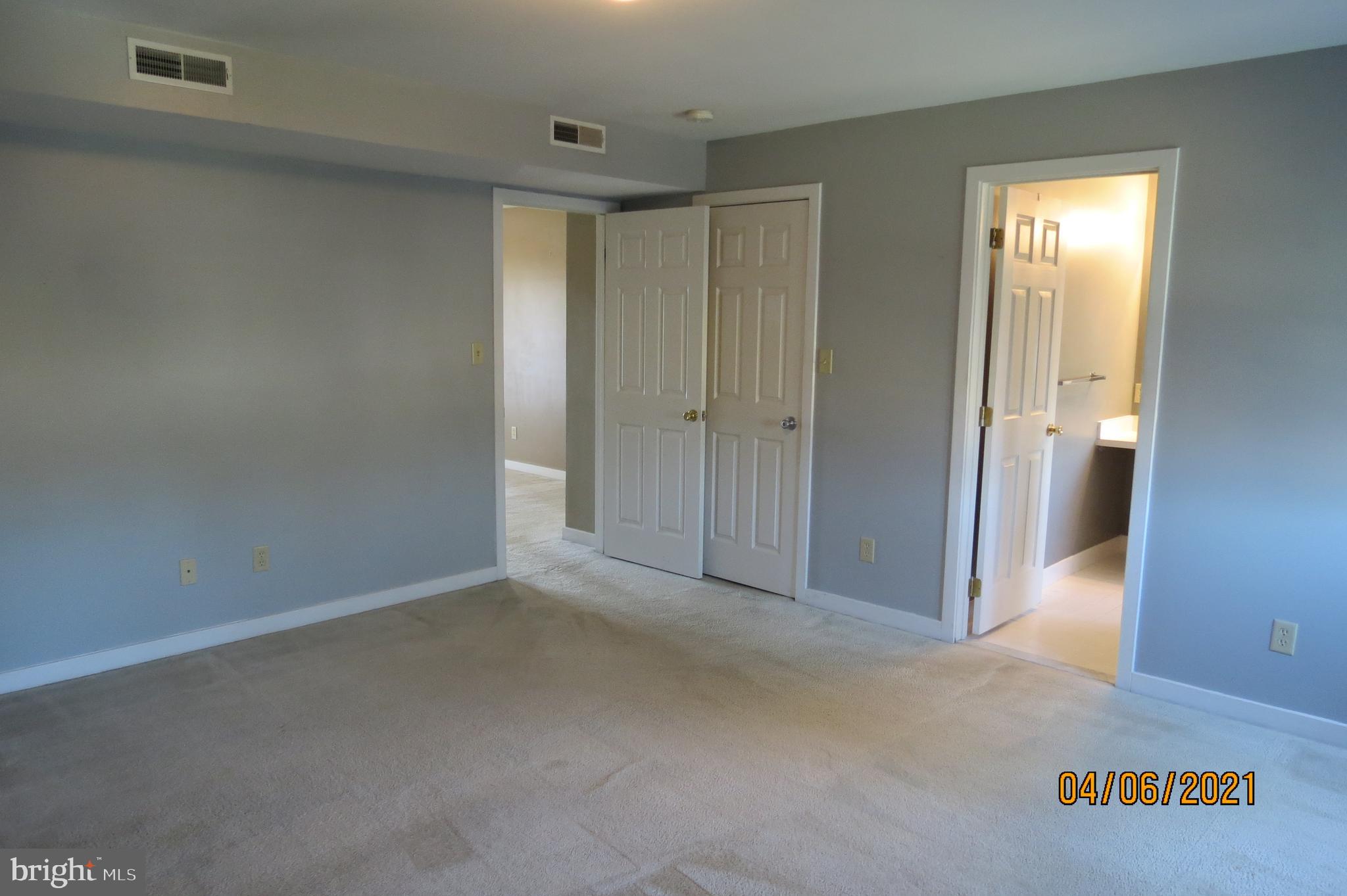 8304 Westview Road Wilmington, DE 19802 - Photo 10 of 19 Main bedroom with full bath