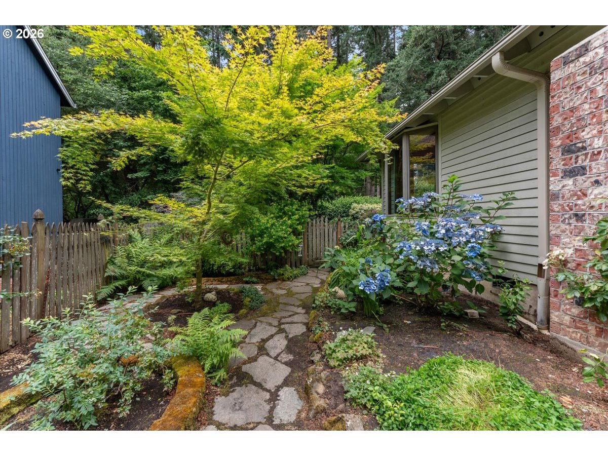 5725 Southwest Calusa Loop Tualatin, OR 97062 - Photo 36 of 43