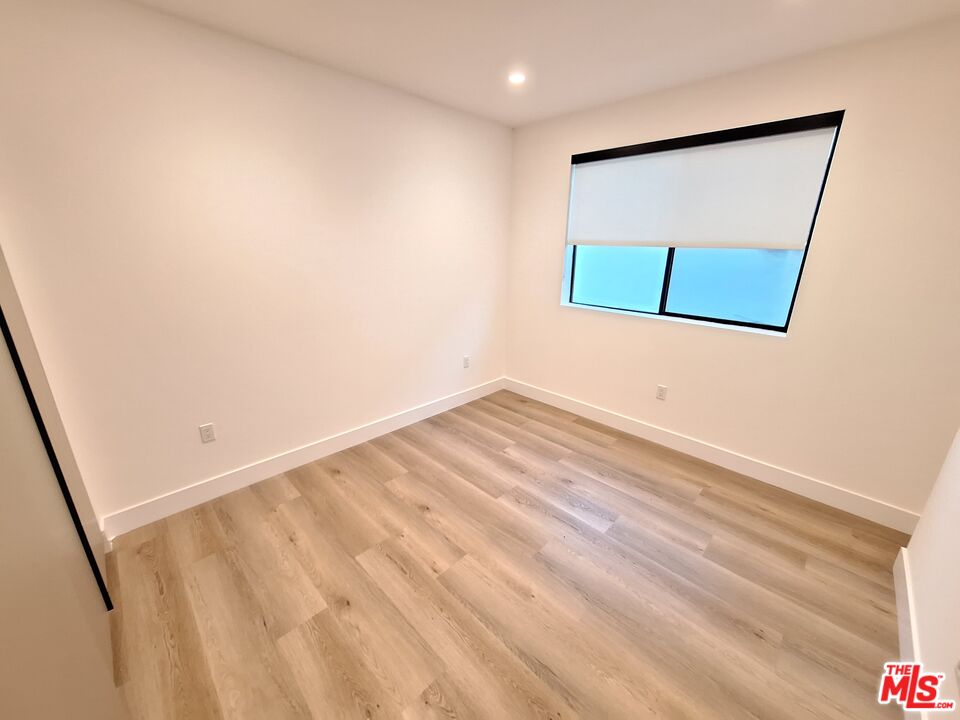 8326 Blackburn Avenue, Unit 204 Los Angeles, CA 90048 - Photo 13 of 17 a view of room