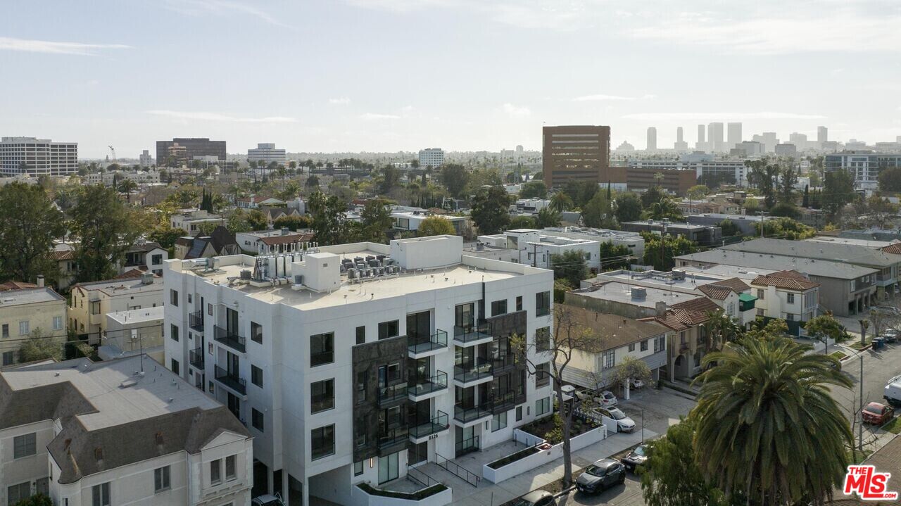 8326 Blackburn Avenue, Unit 204 Los Angeles, CA 90048 - Photo 17 of 17 a view of a city in middle of a city