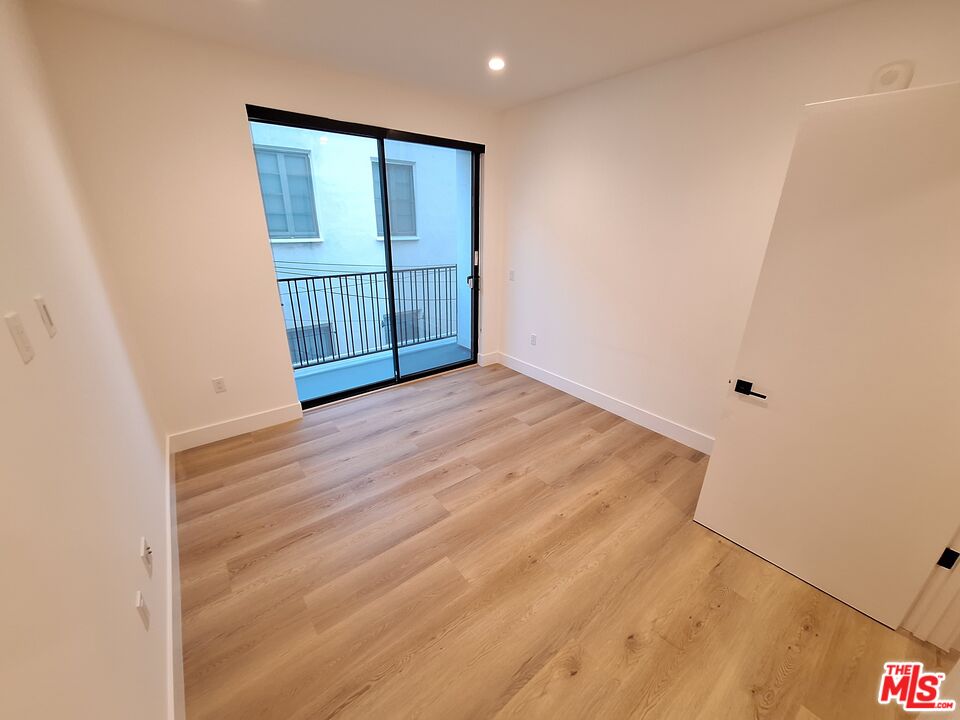 8326 Blackburn Avenue, Unit 204 Los Angeles, CA 90048 - Photo 9 of 17 a view of empty room