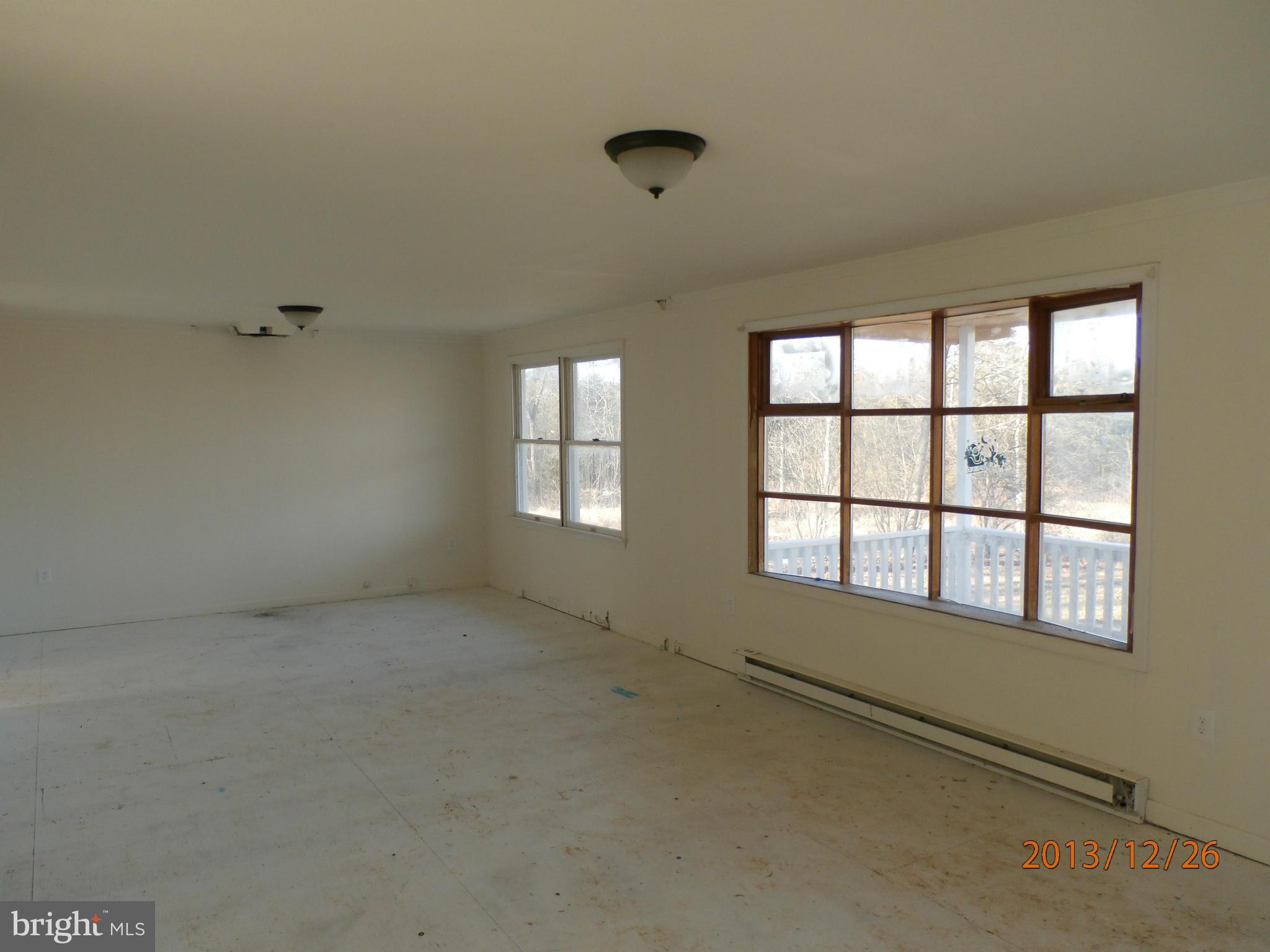 894 Summit Point Road Summit Point, WV 25446 - Photo 7 of 17 Living Room