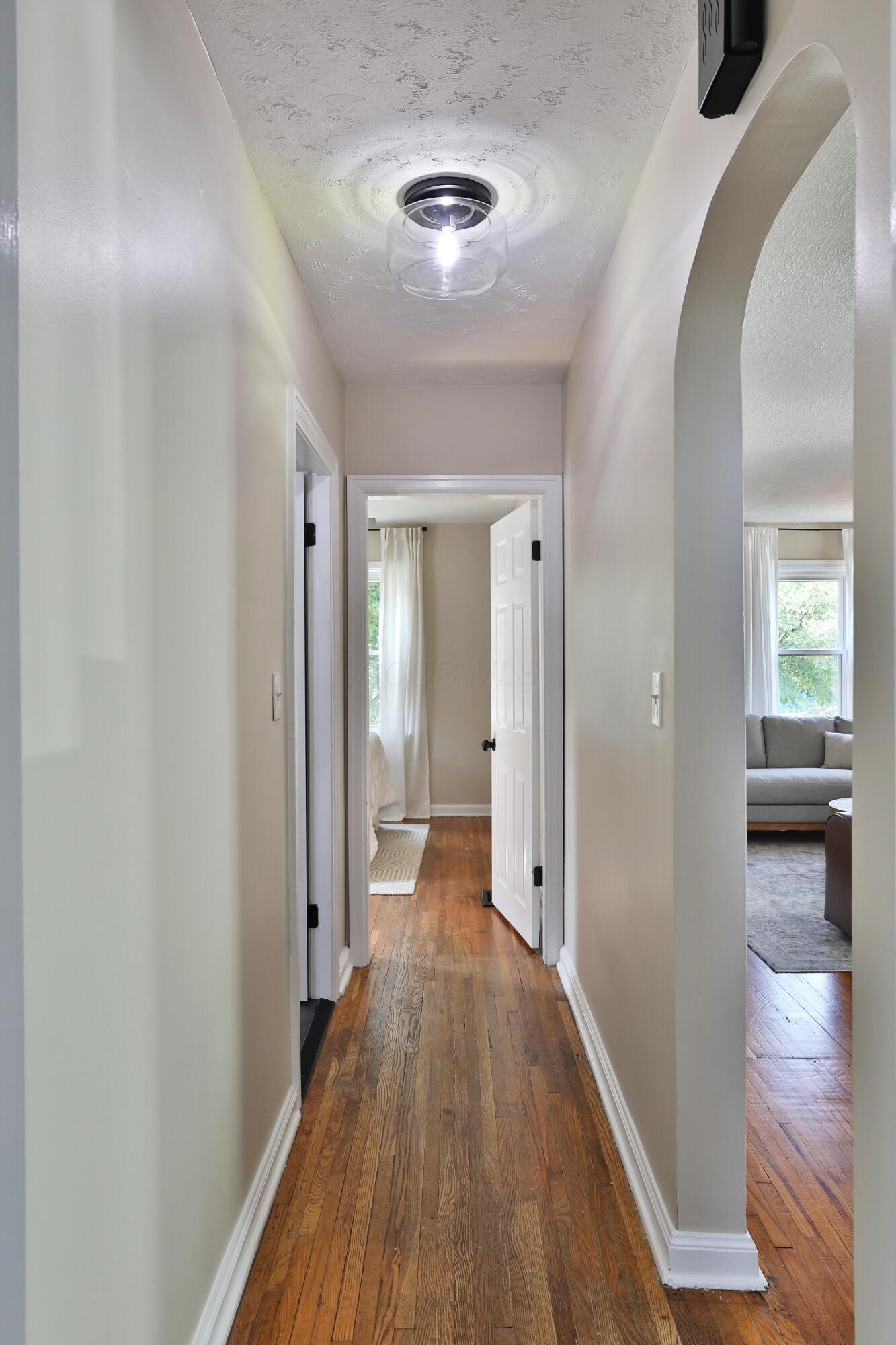 580 Tibet Road Columbus, OH 43202 - Photo 18 of 42 Hallway