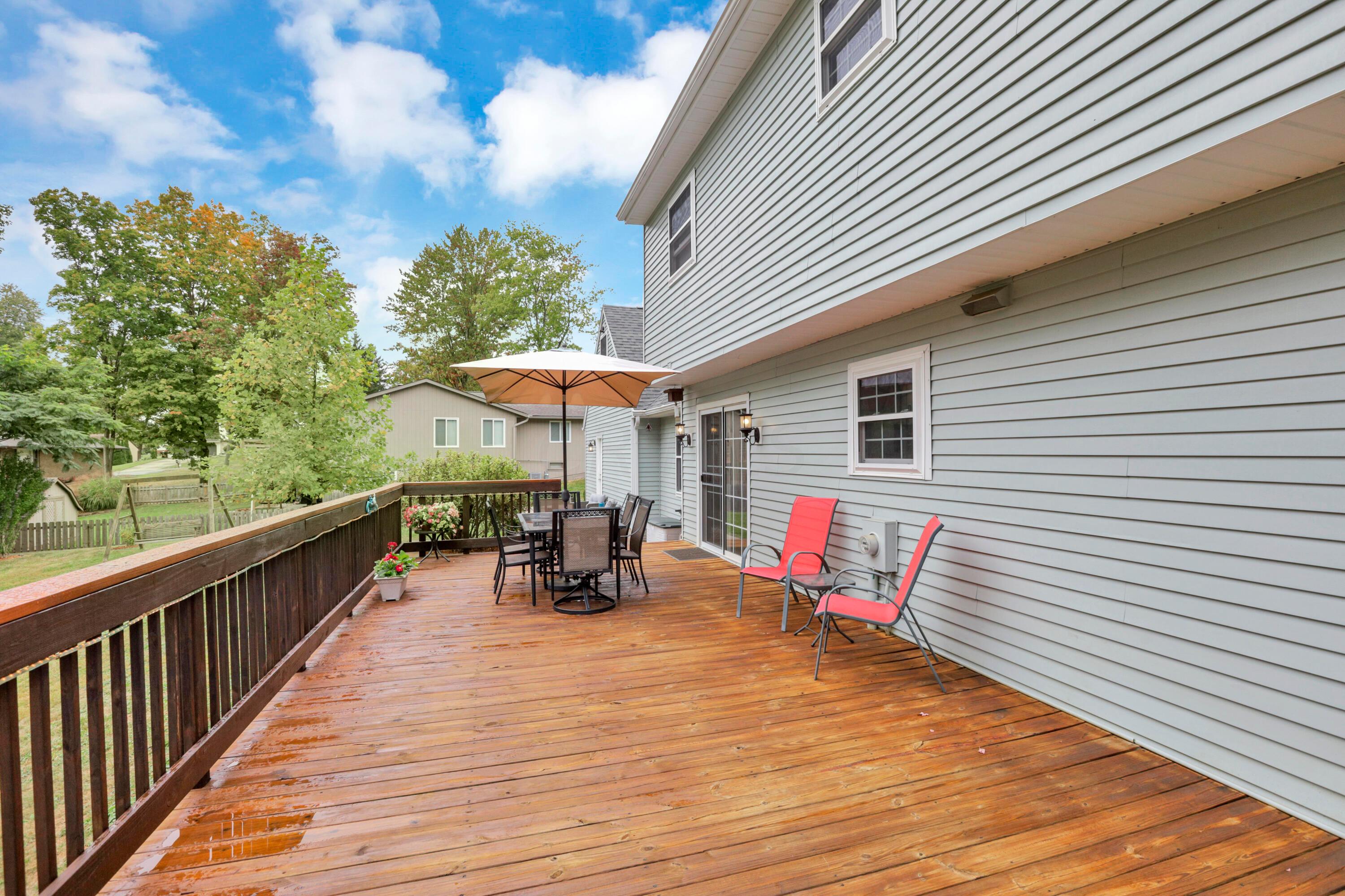 1821 Pine Road Heath, OH 43056 - Photo 47 of 62 Great deck for entertaining!