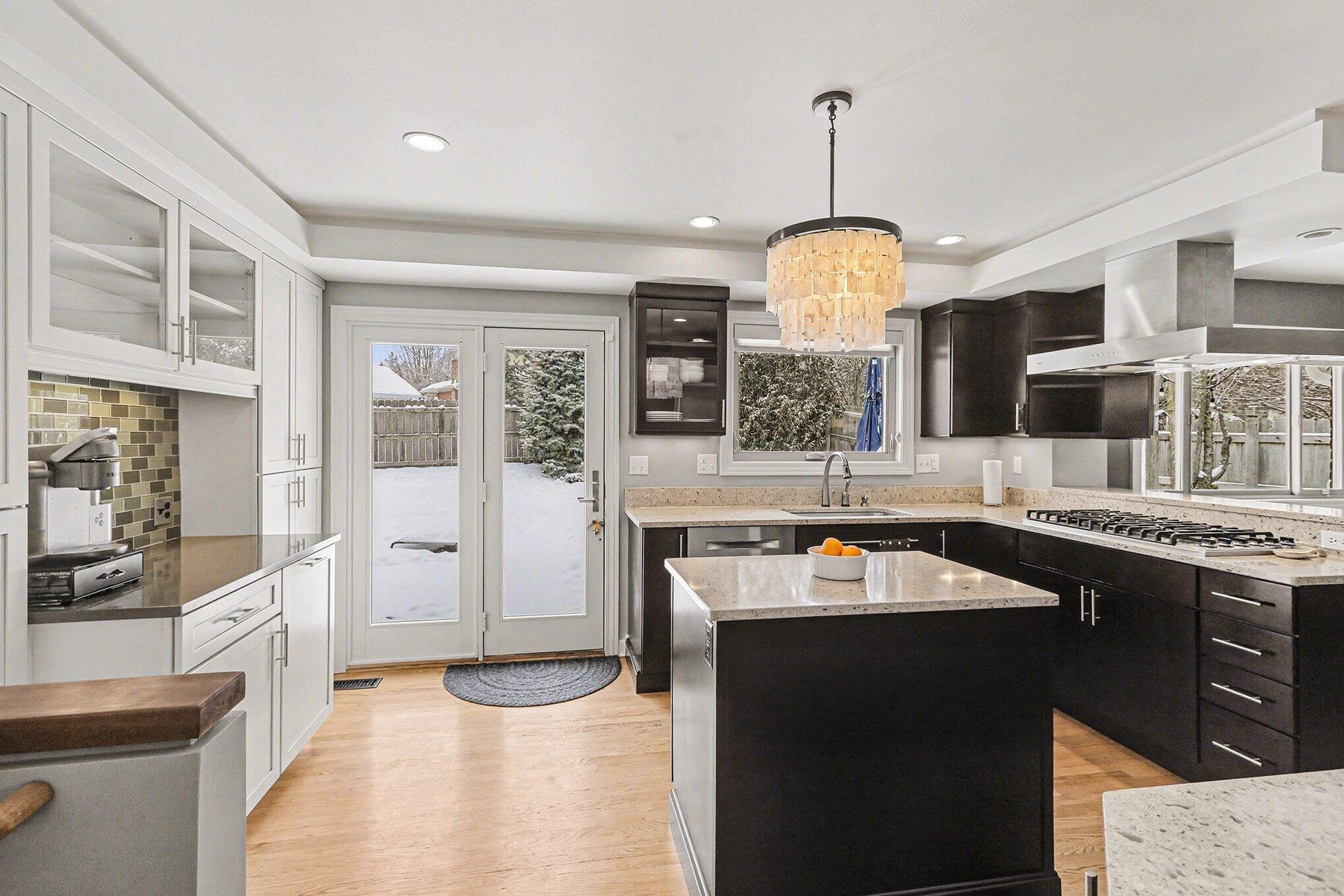 2134 Ascot Road Ann Arbor, MI 48103 - Photo 13 of 49 013__mg_1945_550