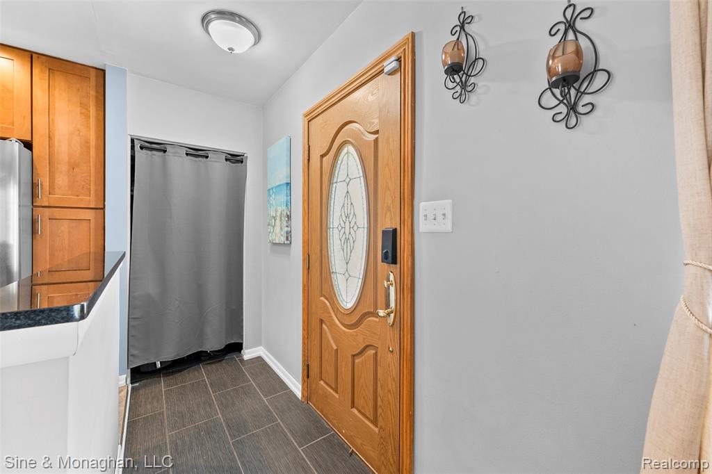 3903 Mark Orr Road Royal Oak, MI 48073 - Photo 3 of 37 Gallery Image 3