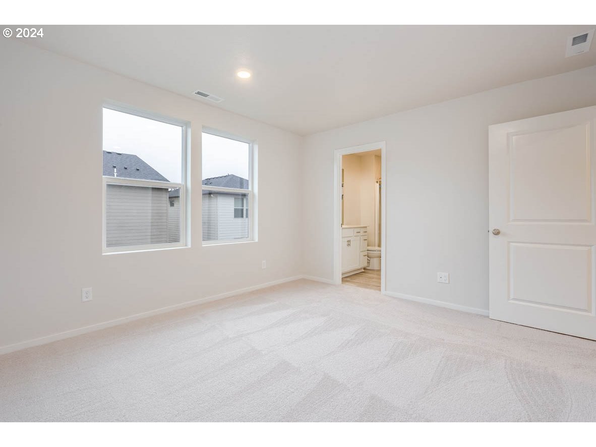 2633 U Street Springfield, OR 97477 - Photo 12 of 15 a view of an empty room with a window