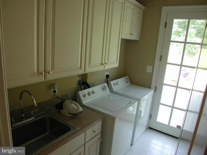 13302 Query Mill Road North Potomac, MD 20878 - Photo 23 of 30 Laundry Area 1