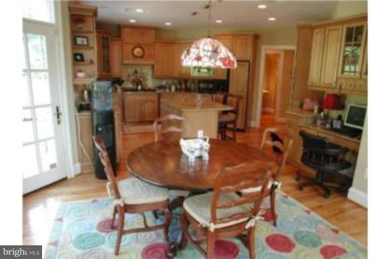 13302 Query Mill Road North Potomac, MD 20878 - Photo 10 of 30 Breakfast Area