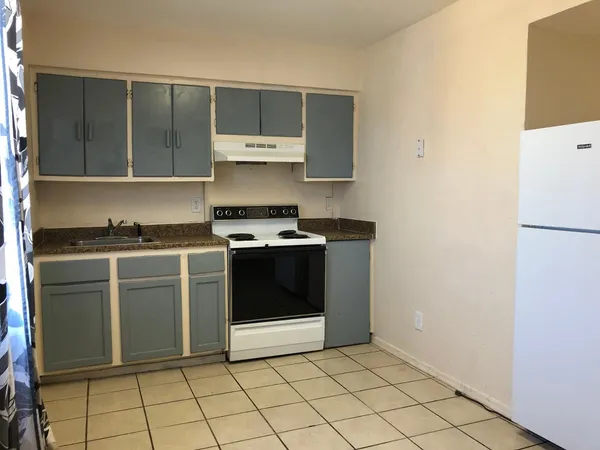 $830 | 2510 East Pueblo Avenue, Unit 3, Phoenix, AZ 85040