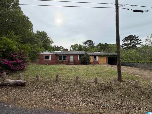 $24,900 | 301 15th Avenue Southwest, Childersburg, AL 35044
