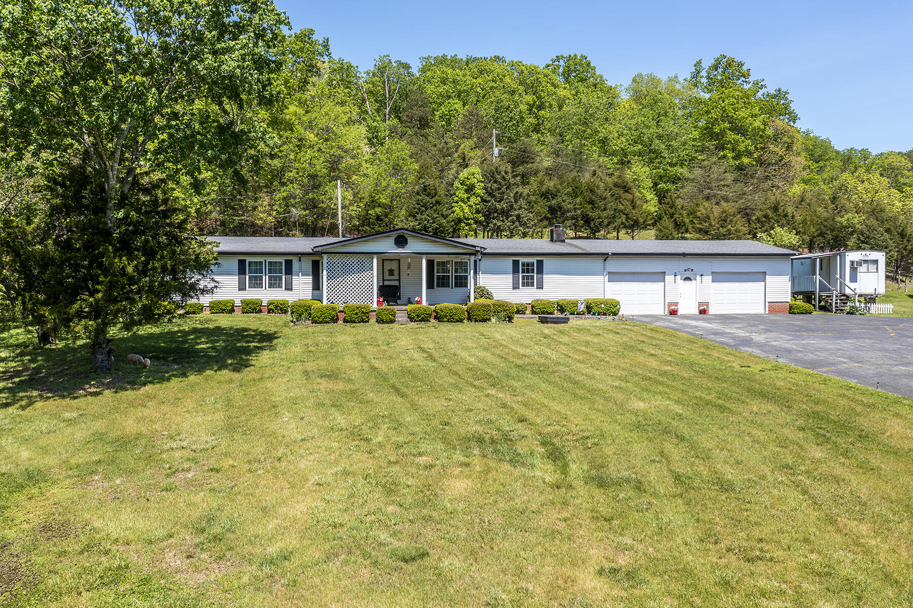 2296 Trapp-Goffs Cor Road Winchester, KY 40391 - Photo 2 of 27 2296trapp02