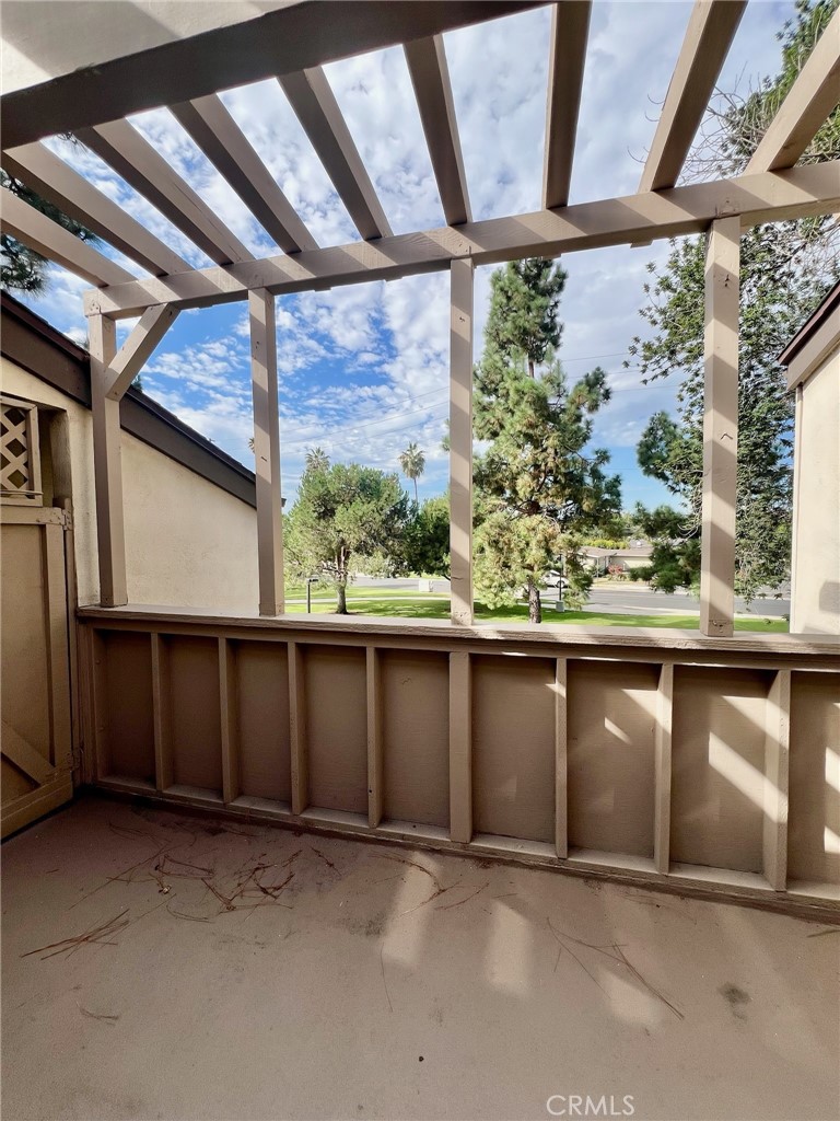 1350 Cabrillo Park Drive, Unit F Santa Ana, CA 92701 - Photo 23 of 32 a view of balcony