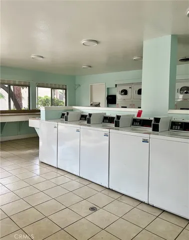 $2,100 | 1350 Cabrillo Park Drive, Unit F, Santa Ana, CA 92701