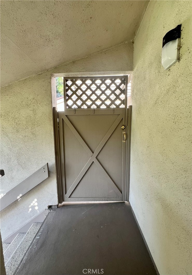 1350 Cabrillo Park Drive, Unit F Santa Ana, CA 92701 - Photo 5 of 32