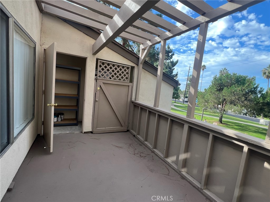 1350 Cabrillo Park Drive, Unit F Santa Ana, CA 92701 - Photo 6 of 32