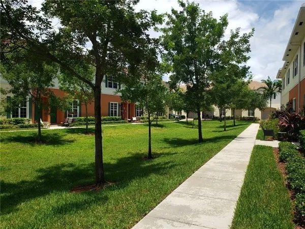 $2,800 | 208 Southwest 7th Court, Pompano Beach, FL 33060