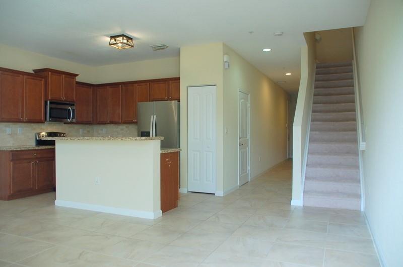 208 Southwest 7th Court Pompano Beach, FL 33060 - Photo 7 of 32 208-7