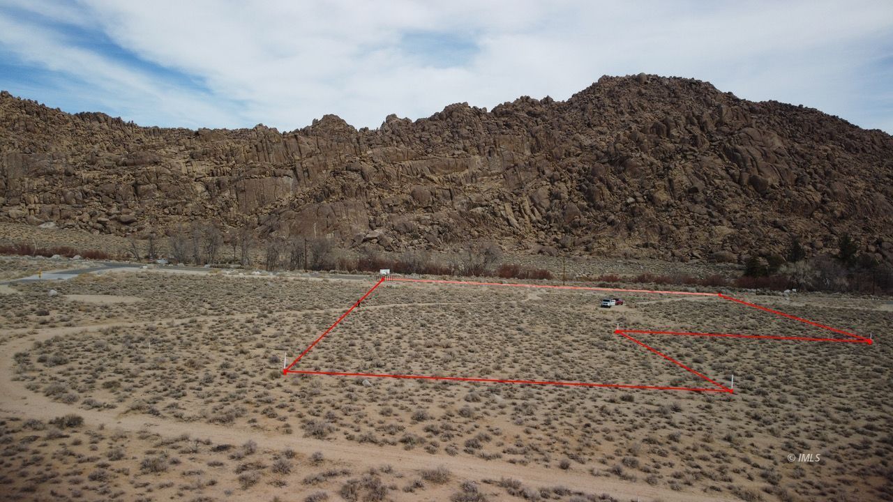 3780 Whitney Portal Road Lone Pine, CA 93545 - Photo 3 of 27 a view of a dry yard