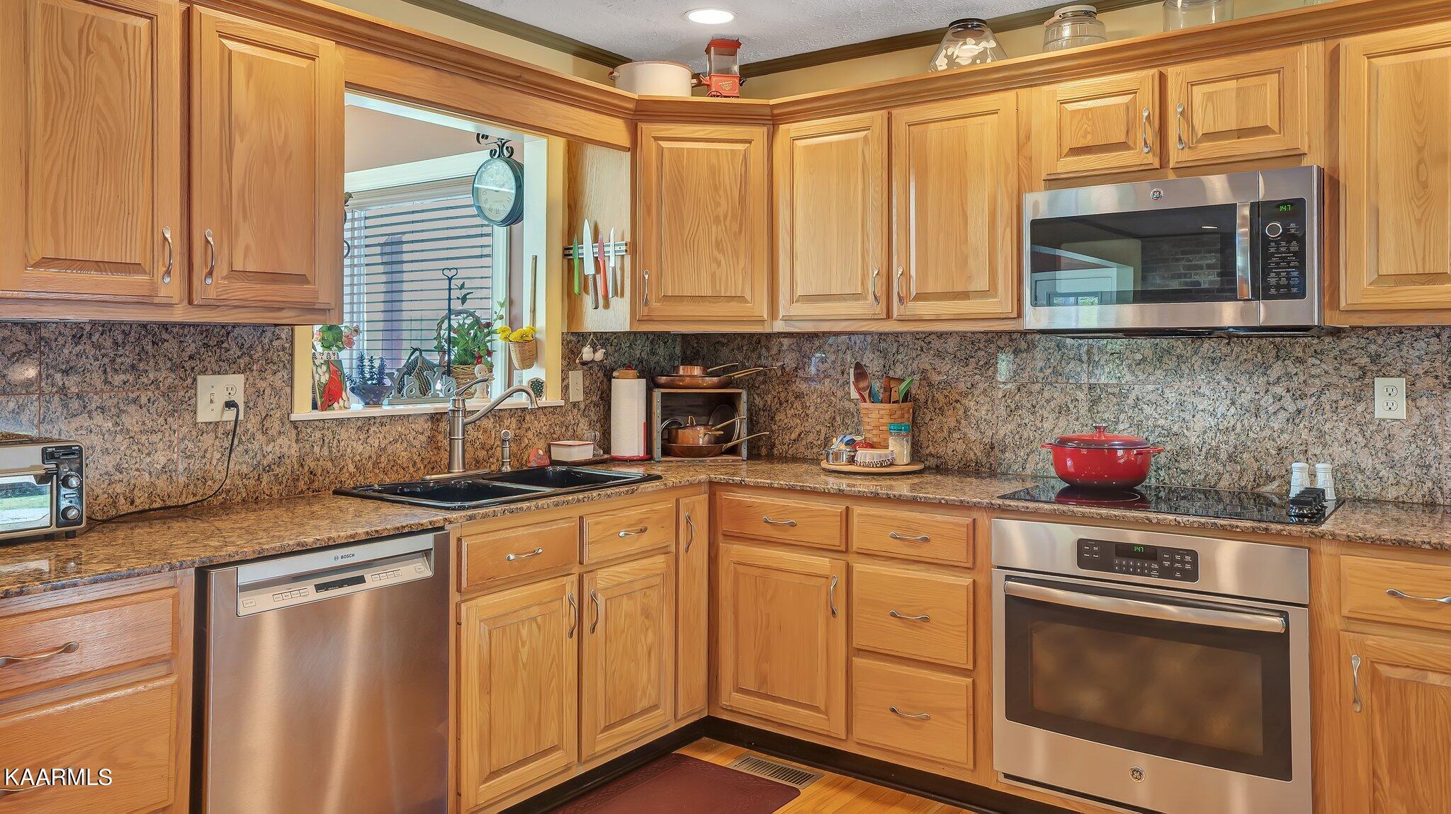 341 Green Acres Road Kingston, TN 37763 - Photo 38 of 57 Kitchen