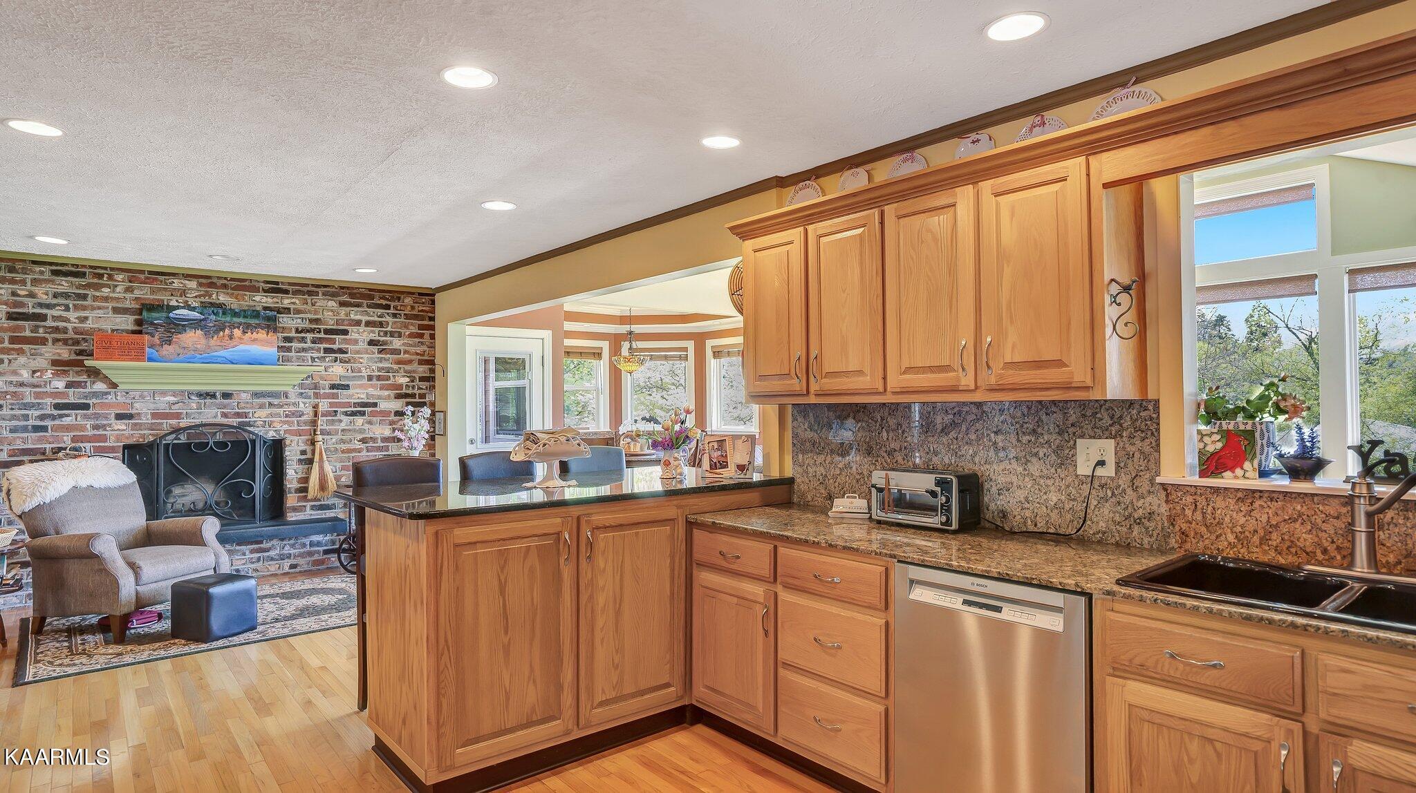 341 Green Acres Road Kingston, TN 37763 - Photo 39 of 57 Kitchen