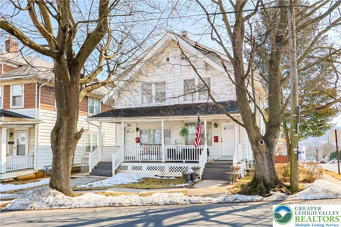 726 Pembroke Road Bethlehem, PA 18018 - Photo 1 of 29 Gallery Image 1