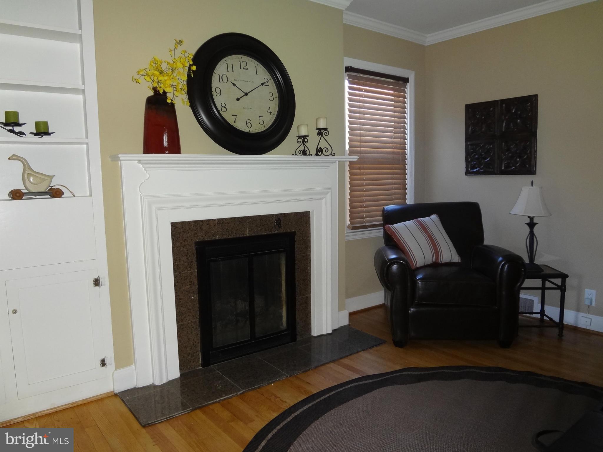 13214 Club Road Hagerstown, MD 21742 - Photo 10 of 19 Living Room