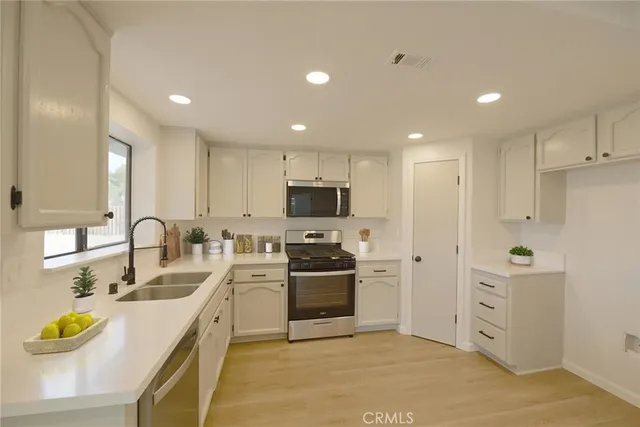 $389,000 | 11724 Jamacha Road, Apple Valley, CA 92308