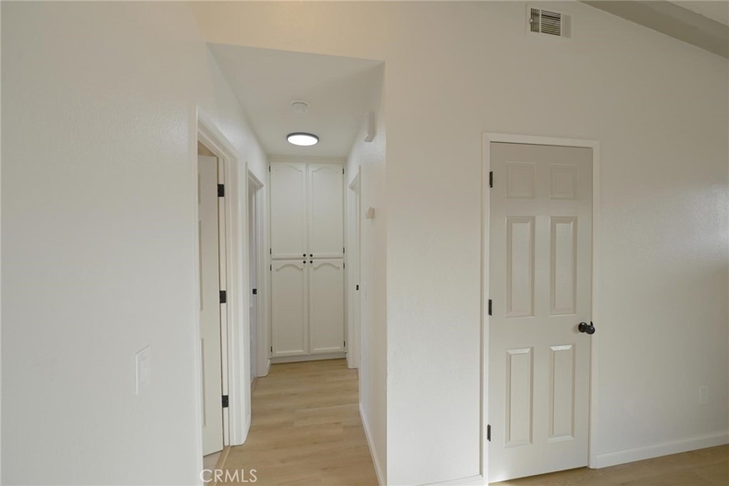 11724 Jamacha Road Apple Valley, CA 92308 - Photo 9 of 25 Hallway