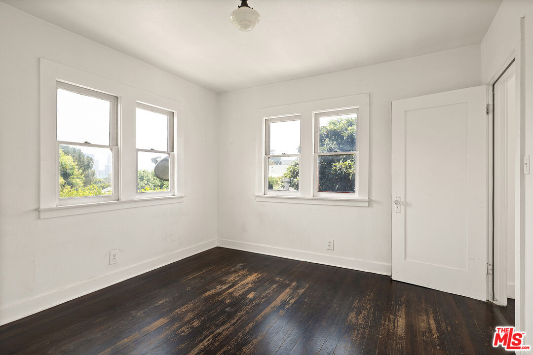 795 East Kensington Road Los Angeles, CA 90026 - Photo 16 of 21