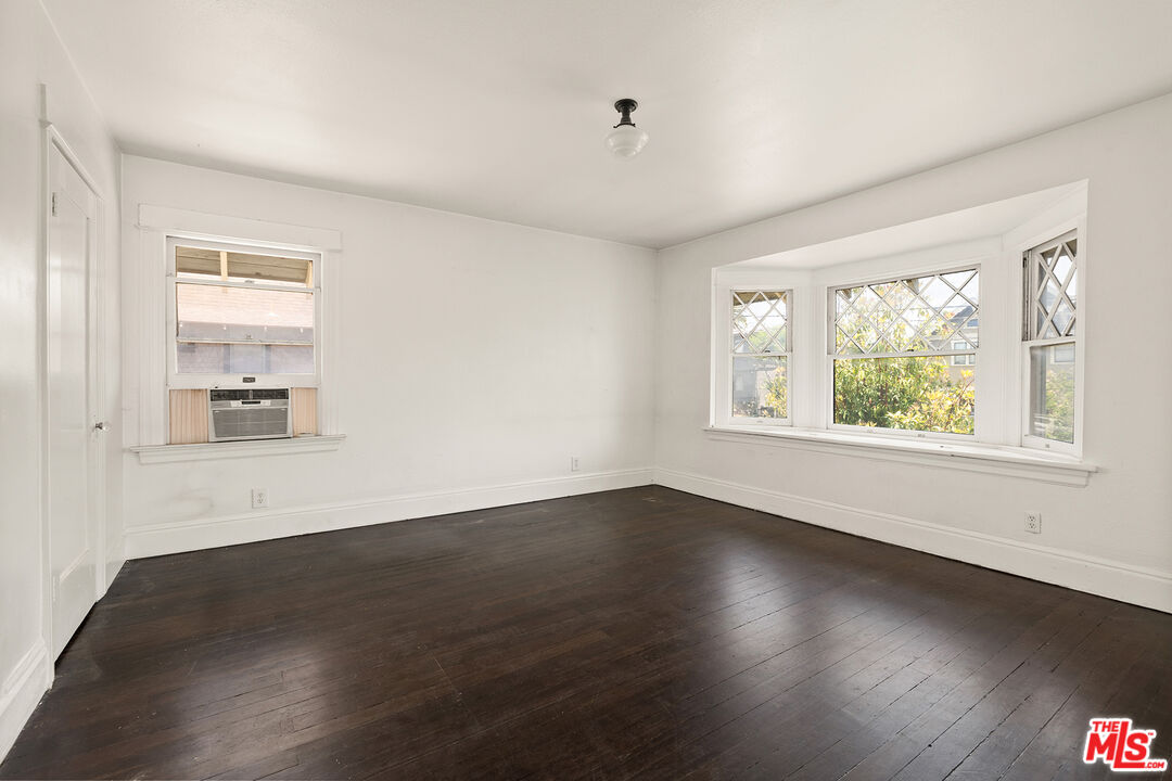 795 East Kensington Road Los Angeles, CA 90026 - Photo 18 of 21