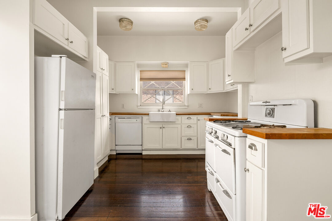 795 East Kensington Road Los Angeles, CA 90026 - Photo 6 of 21