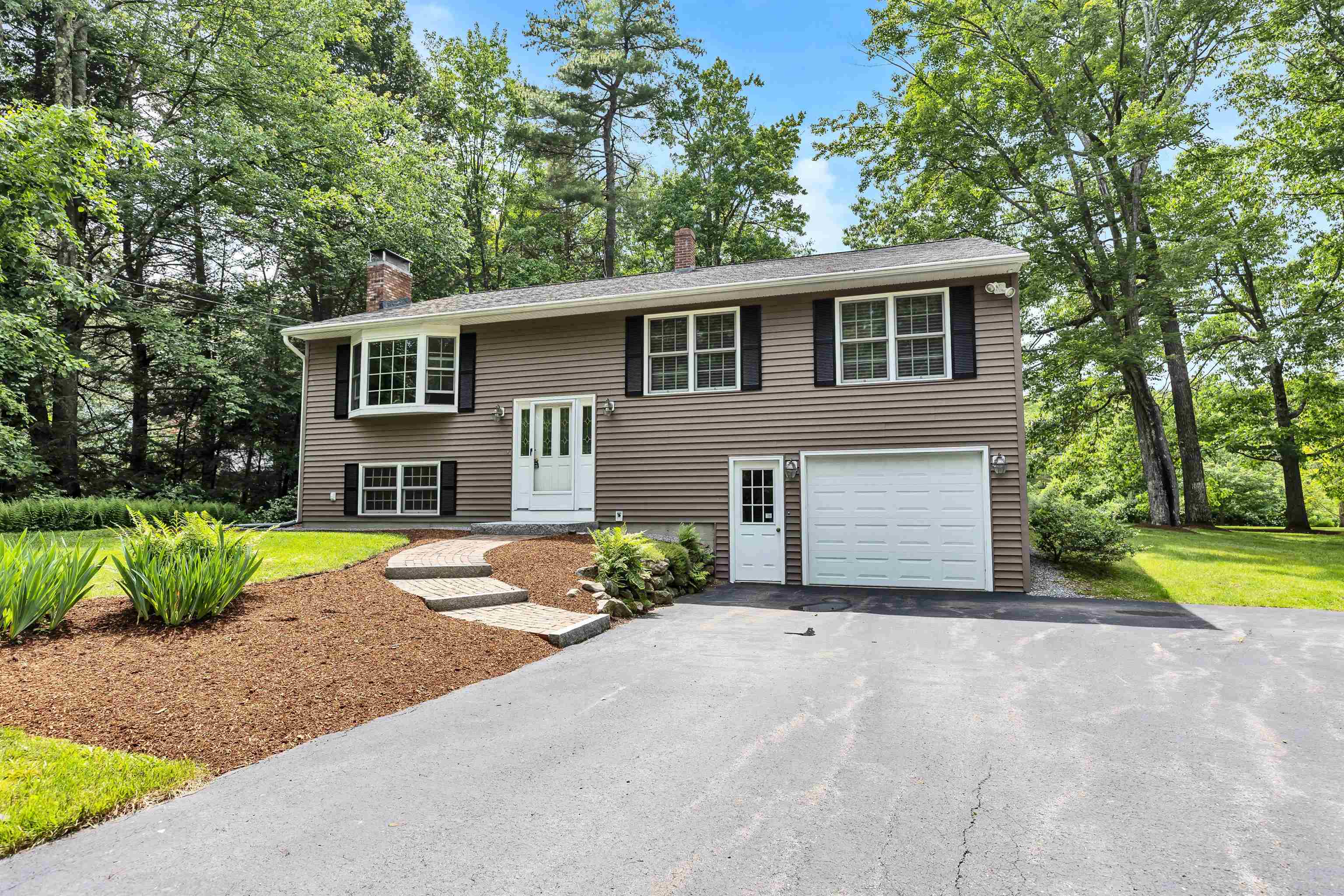 31 Tanager Road Goffstown, NH 03045 - Photo 1 of 39 Gallery Image 1