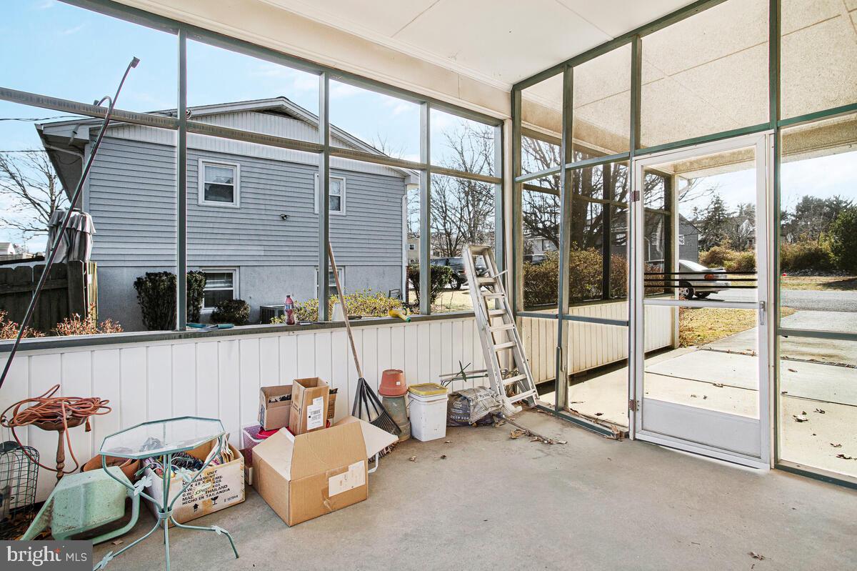 612 Fairmount Road Linthicum Heights, MD 21090 - Photo 31 of 46 a room with gym equipment