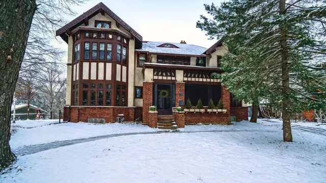 $799,900 | 329 Park Circle, Menomonie, WI 54751