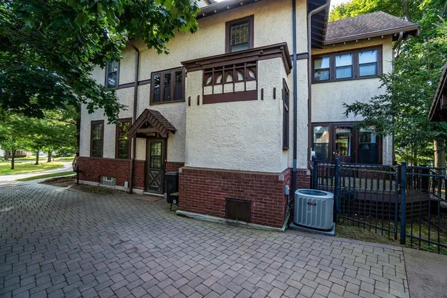 $799,900 | 329 Park Circle, Menomonie, WI 54751