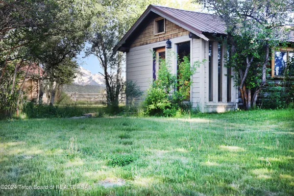 $2,890,000 | 9795 Main Street, Kelly, WY 83001