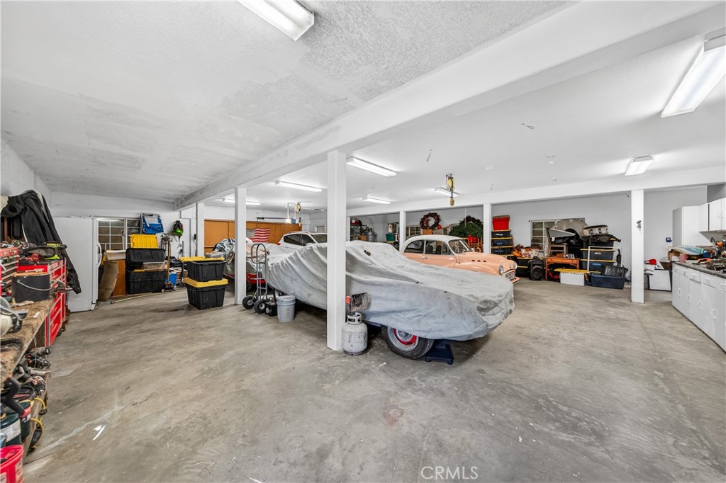 31625 Ano Crest Road Winchester, CA 92596 - Photo 49 of 75 Main House Garage