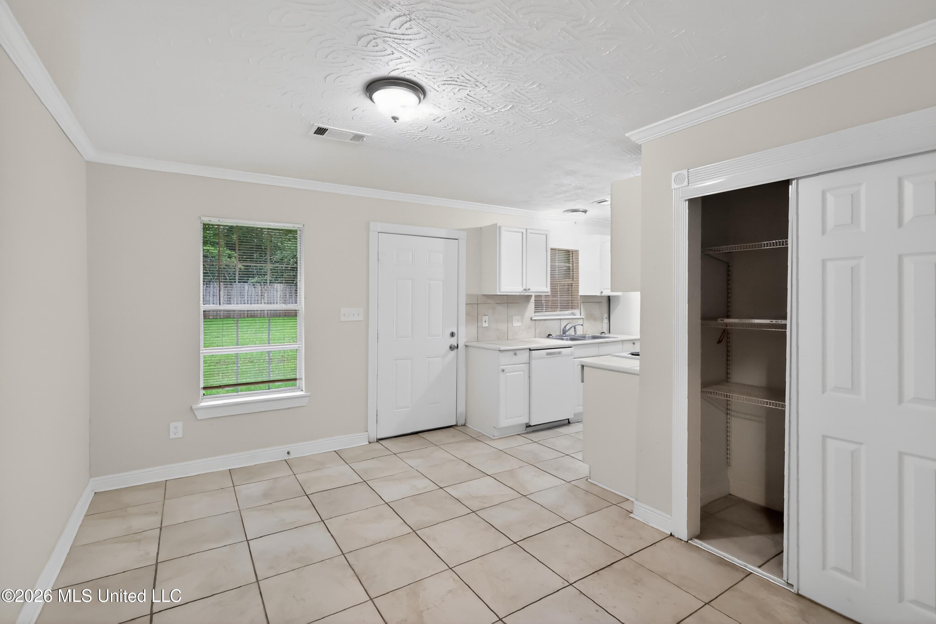 4003 West Lake Road Jackson, MS 39212 - Photo 23 of 38 23_4003_W_Lake_Rd-Kitchen-5507