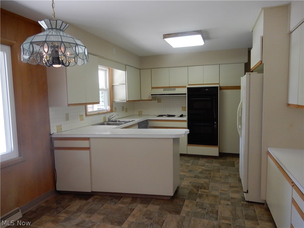 1957 Burlington Road Akron, OH 44313 - Photo 3 of 15