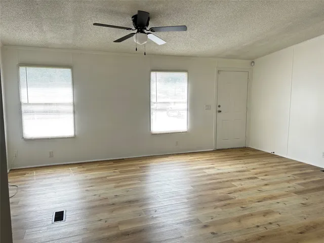 $1,900 | 219 Blinkin Avenue, Crosby, TX 77532