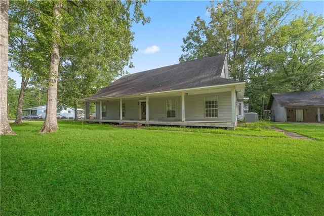 $299,000 | 22101 Floyd Lavigne Road, Ponchatoula, LA 70454