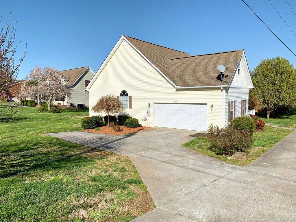 2426 Beacon Road Talbott, TN 37877 - Photo 2 of 35 Photo 2