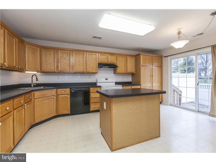 321 Watkins Road Pennington, NJ 08534 - Photo 9 of 24