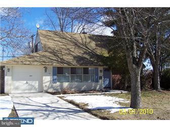 18 Crestwood Road Levittown, PA 19057 - Photo 2 of 10 Exterior Front